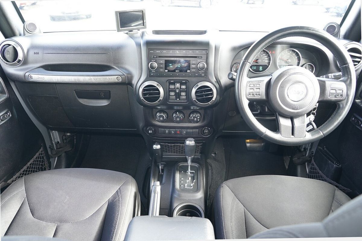 2014 Jeep Wrangler Unlimited Sport JK