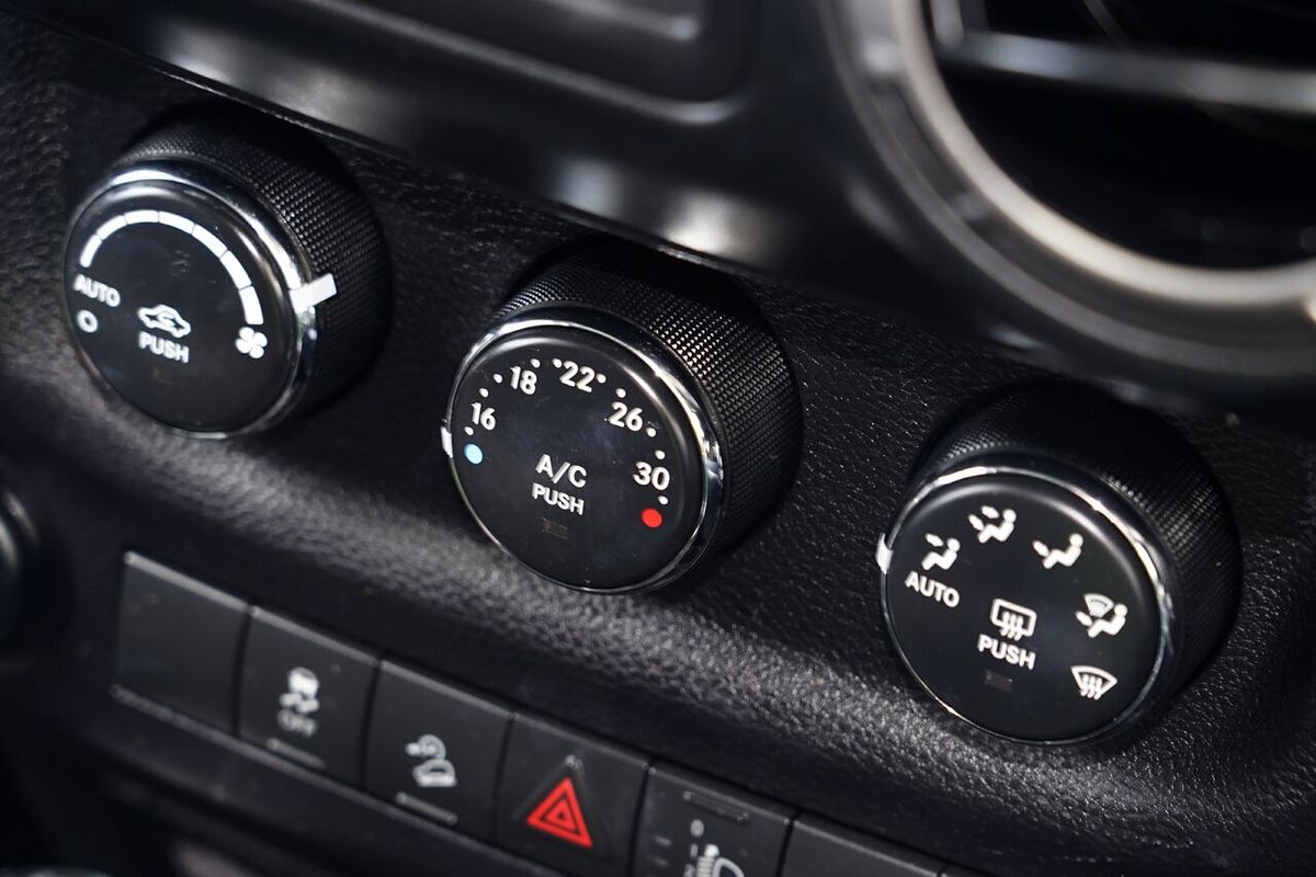 2014 Jeep Wrangler Unlimited Sport JK