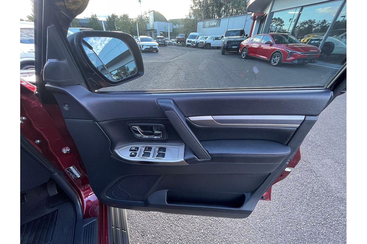 2019 Mitsubishi Pajero GLS Leather Option NX