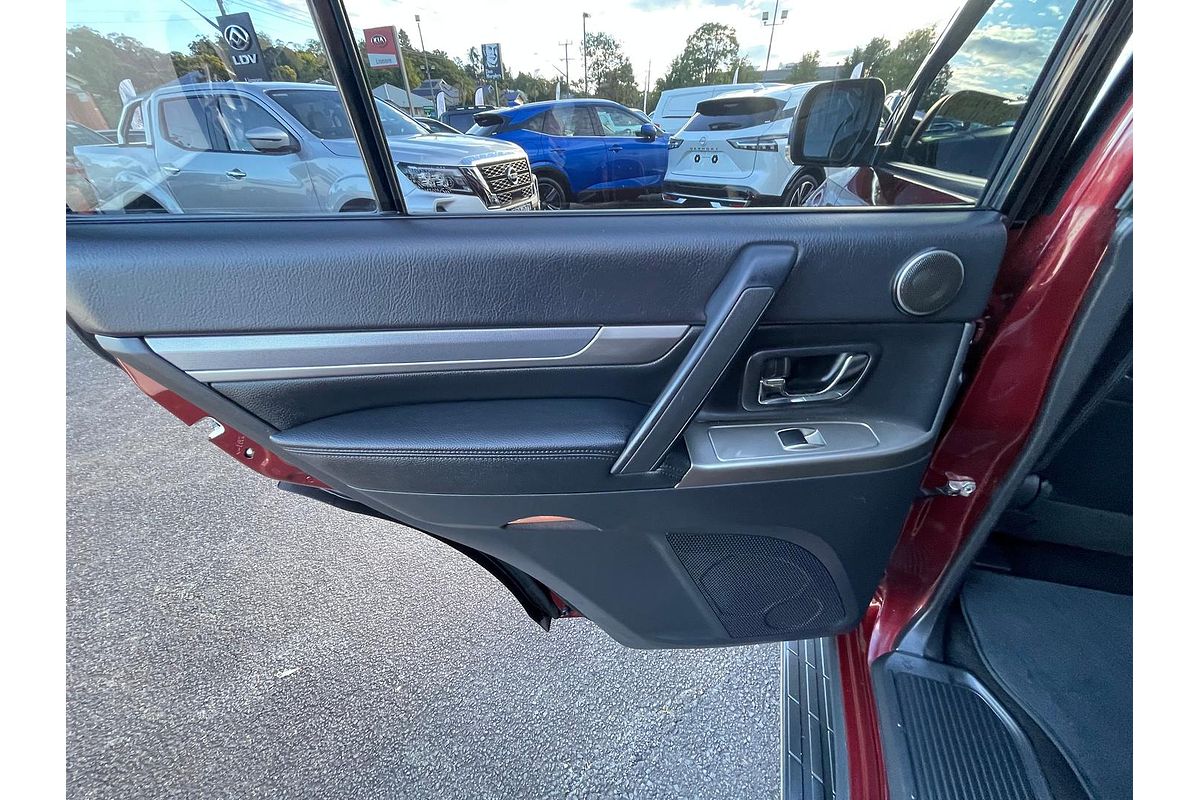 2019 Mitsubishi Pajero GLS Leather Option NX