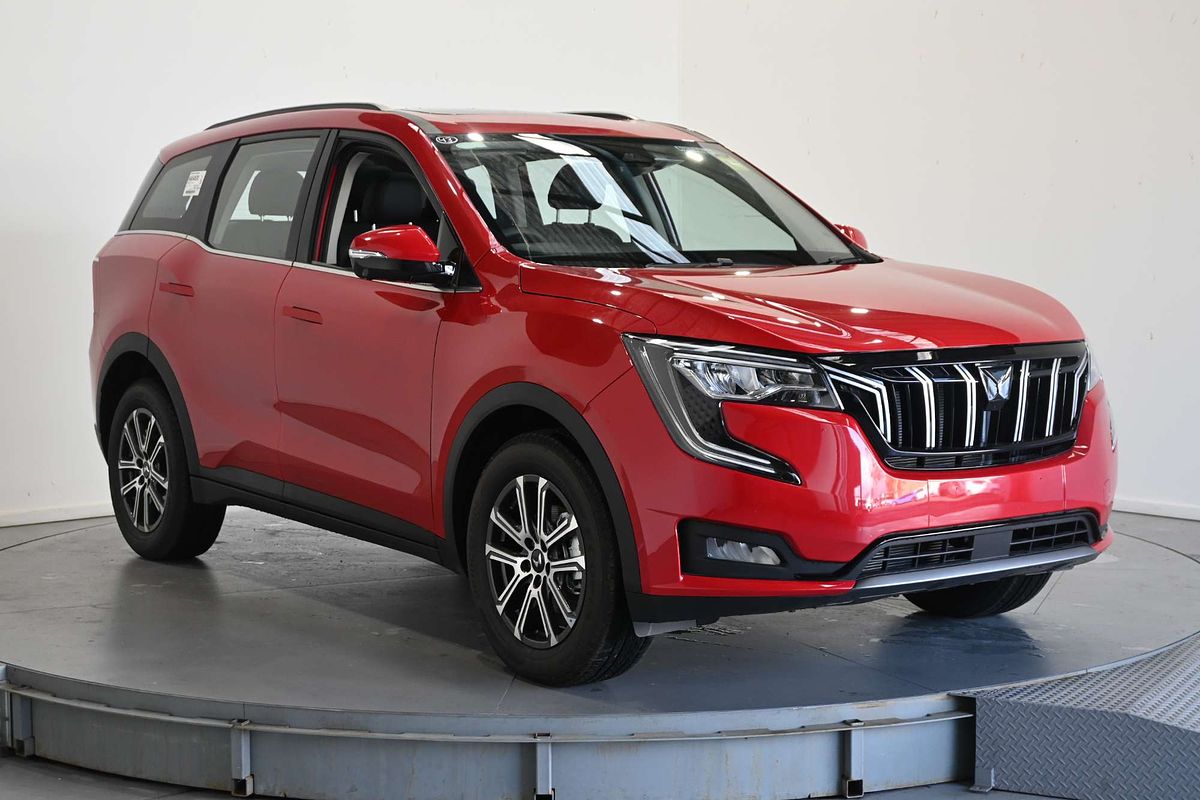 2025 Mahindra XUV700 AX7L
