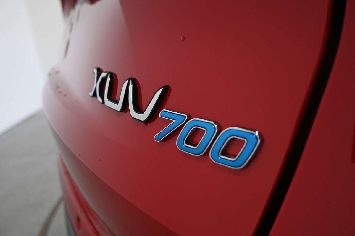 2025 Mahindra XUV700 AX7L