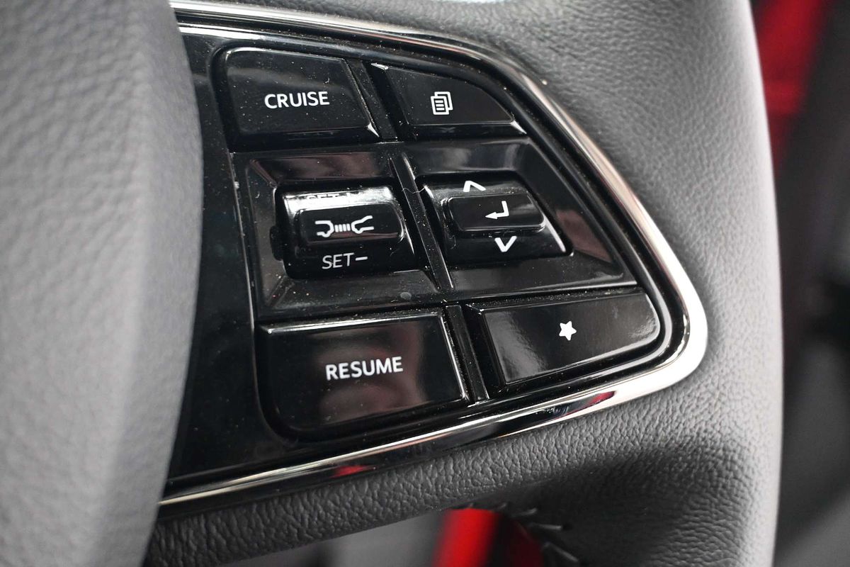 2025 Mahindra XUV700 AX7L