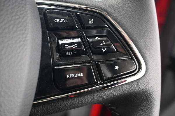 2025 Mahindra XUV700 AX7L