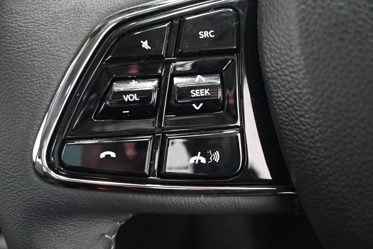 2025 Mahindra XUV700 AX7L