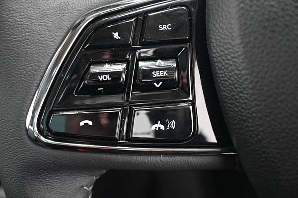 2025 Mahindra XUV700 AX7L