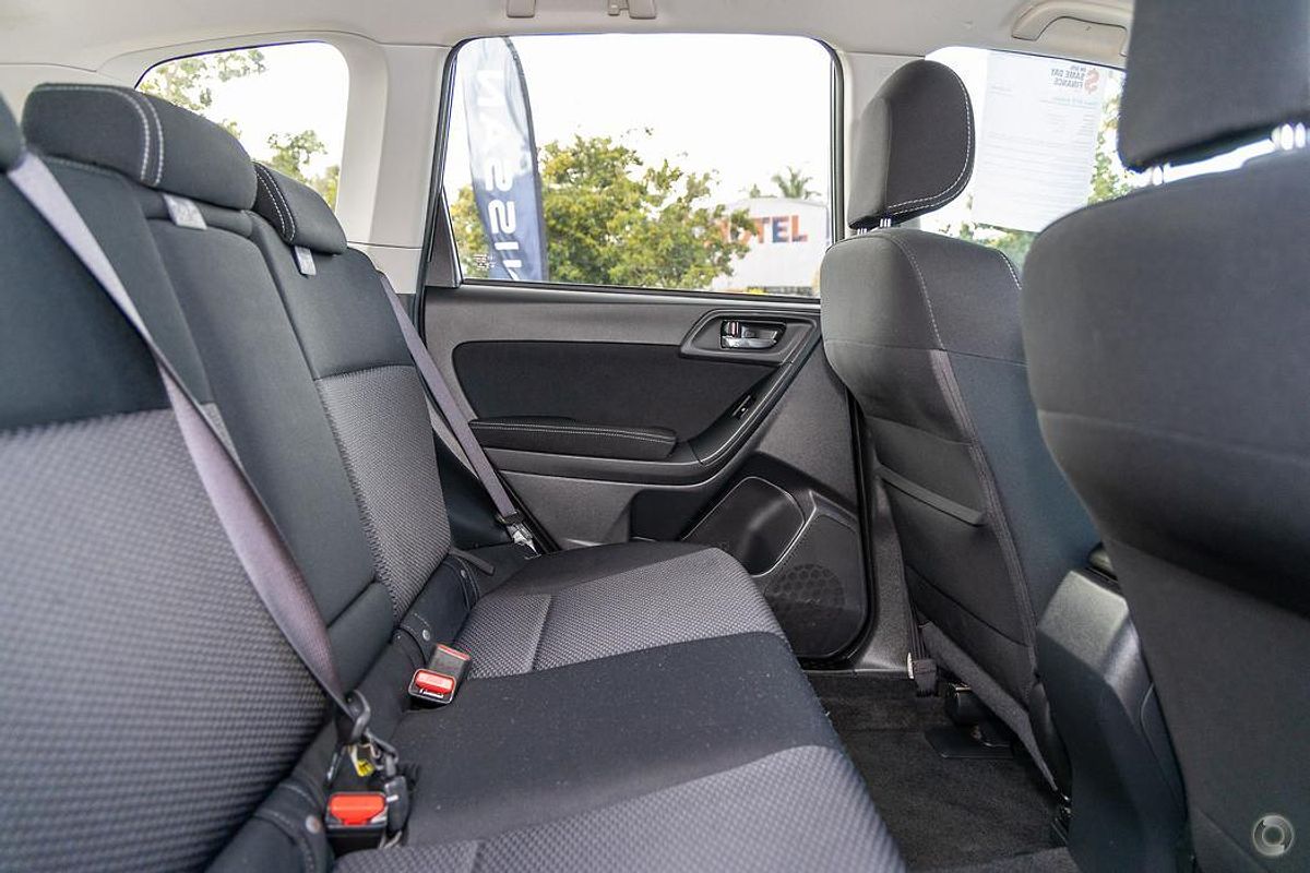 2015 Subaru Forester 2.5i-L S4