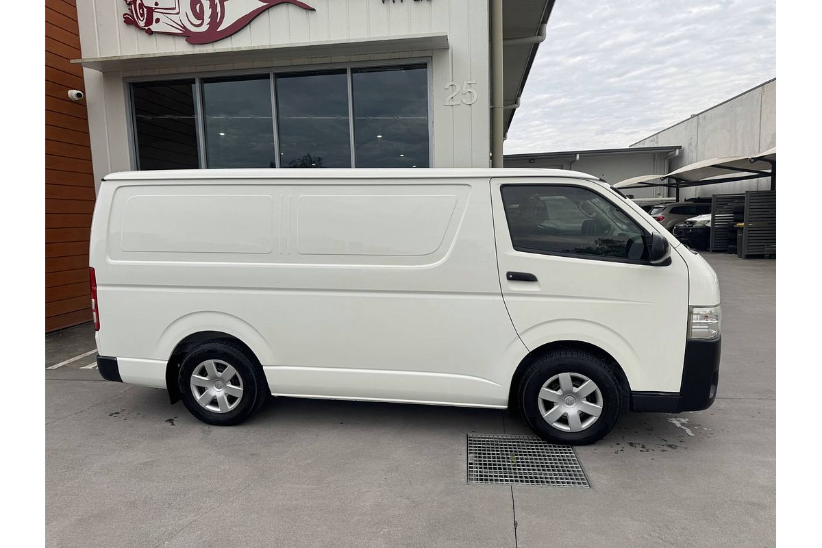2015 Toyota Hiace TRH201R LWB