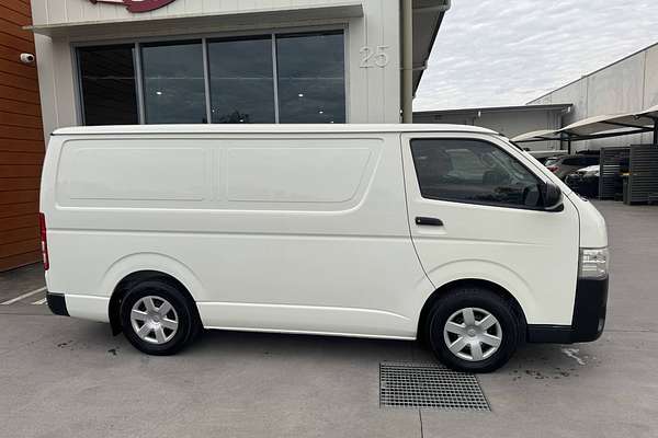 2015 Toyota Hiace TRH201R LWB