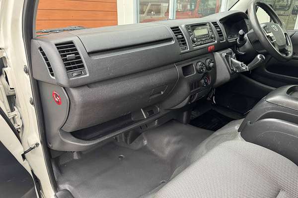 2015 Toyota Hiace TRH201R LWB