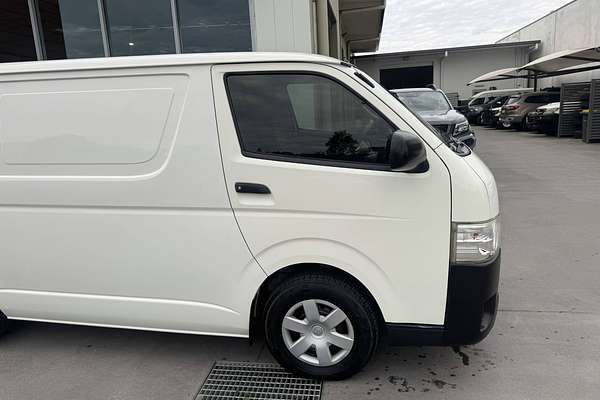 2015 Toyota Hiace TRH201R LWB