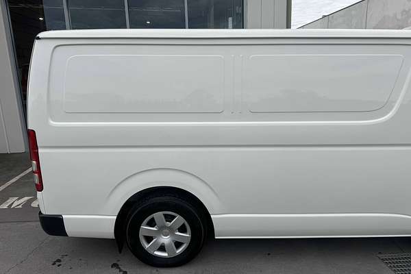 2015 Toyota Hiace TRH201R LWB