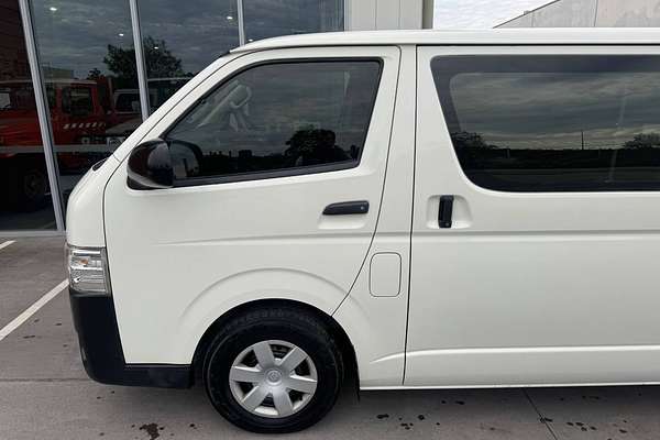 2015 Toyota Hiace TRH201R LWB
