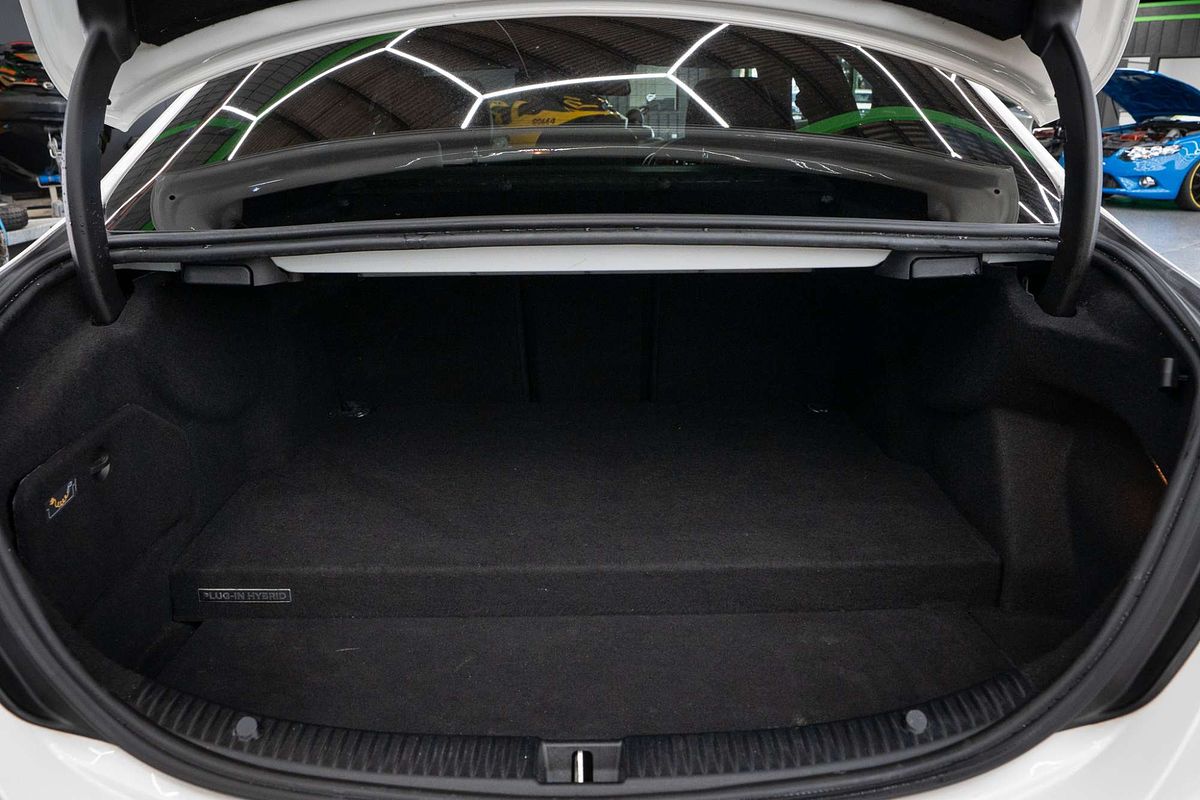 2017 Mercedes-Benz C-Class C350 e W205