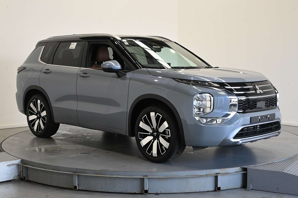 2025 Mitsubishi Outlander Exceed Tourer ZM