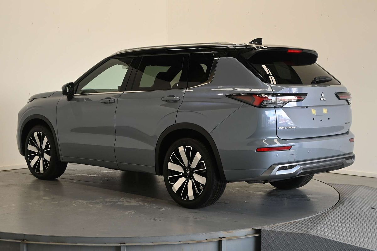 2025 Mitsubishi Outlander Exceed Tourer ZM