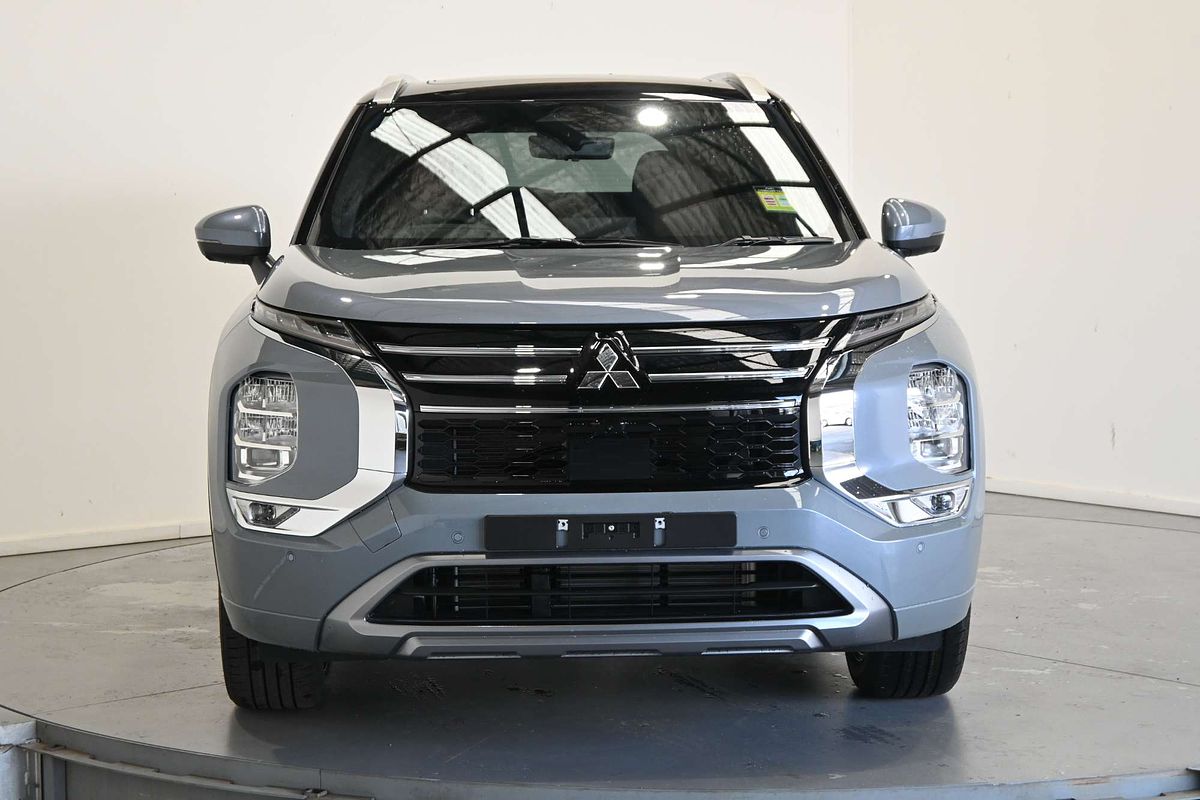 2025 Mitsubishi Outlander Exceed Tourer ZM