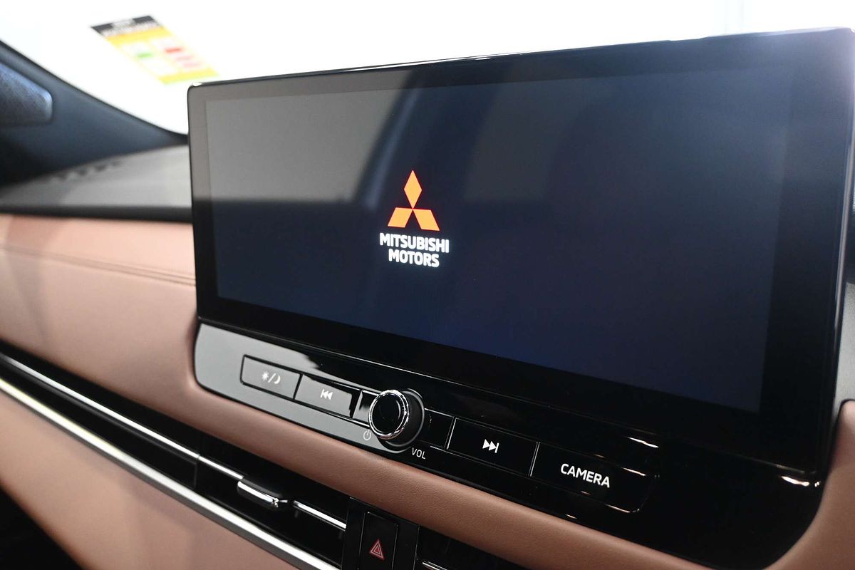 2025 Mitsubishi Outlander Exceed Tourer ZM