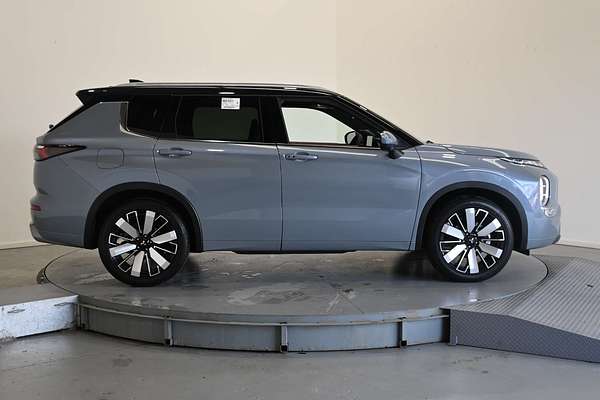 2025 Mitsubishi Outlander Exceed Tourer ZM