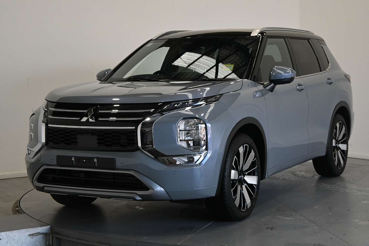 2025 Mitsubishi Outlander Exceed Tourer ZM