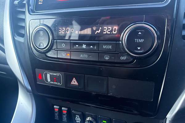 2016 Mitsubishi Pajero Sport Exceed QE