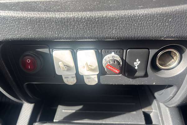 2021 Mitsubishi Triton GLX MR 4X4