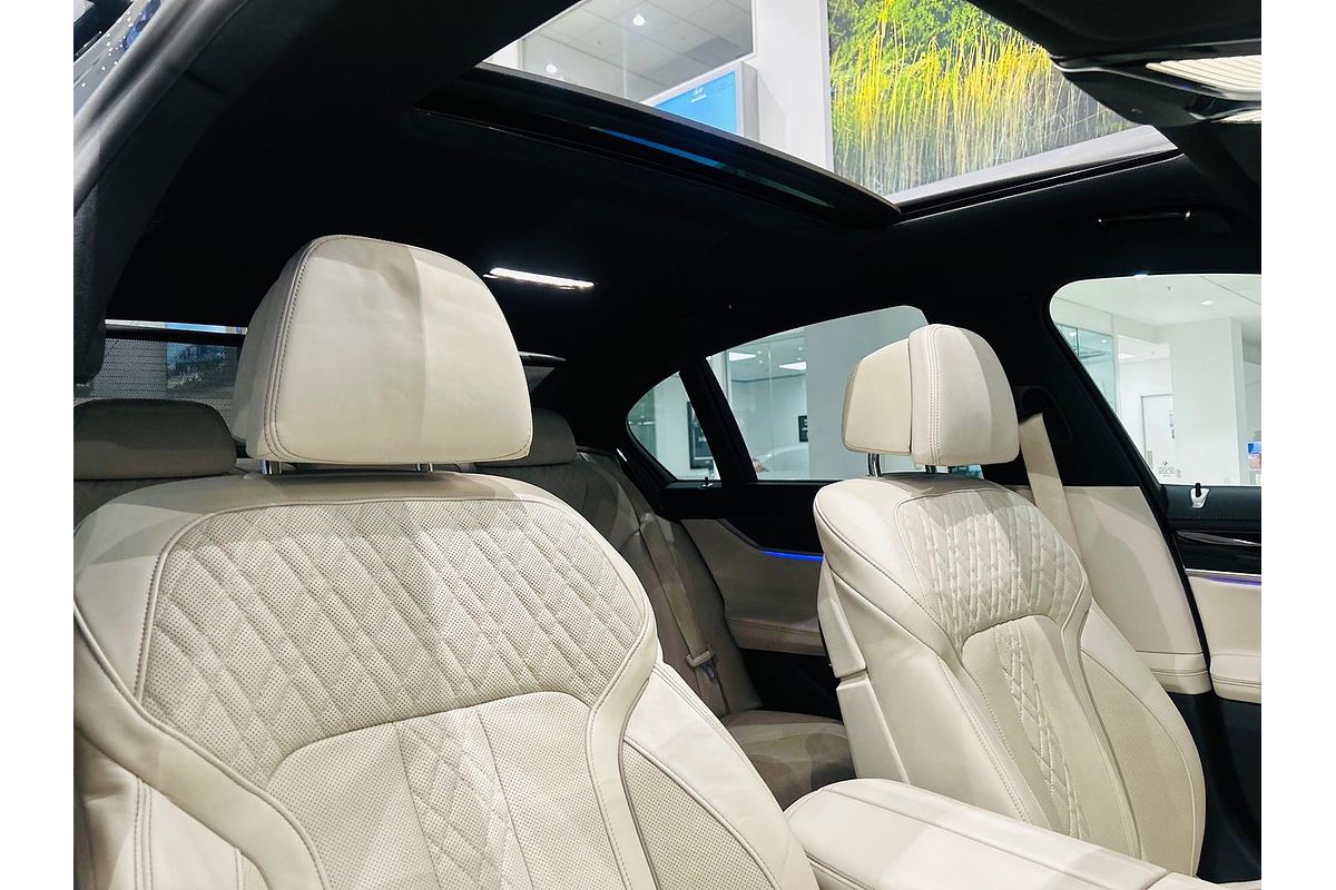 2018 BMW 7 Series 740i G11