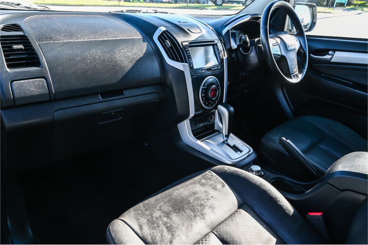 2016 Isuzu MU-X LS-T