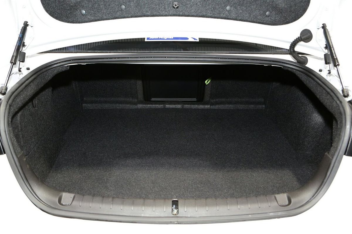 2016 Holden Commodore SV6 Black VF Series II
