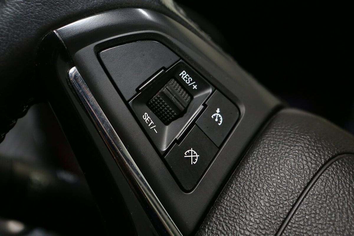 2016 Holden Commodore SV6 Black VF Series II