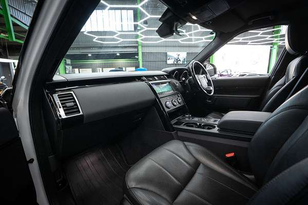 2018 Land Rover Discovery SD4 SE Series 5