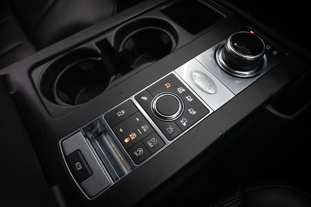 2018 Land Rover Discovery SD4 SE Series 5