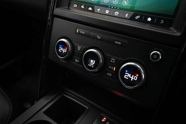 2018 Land Rover Discovery SD4 SE Series 5