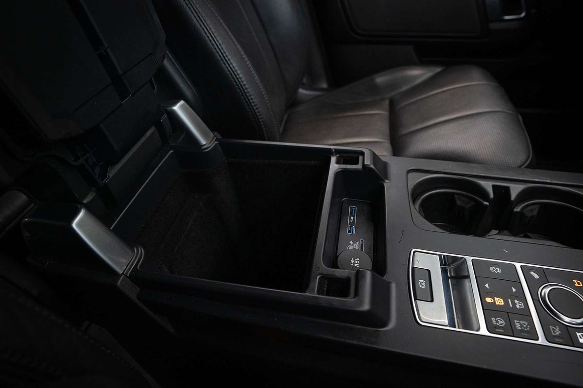 2018 Land Rover Discovery SD4 SE Series 5