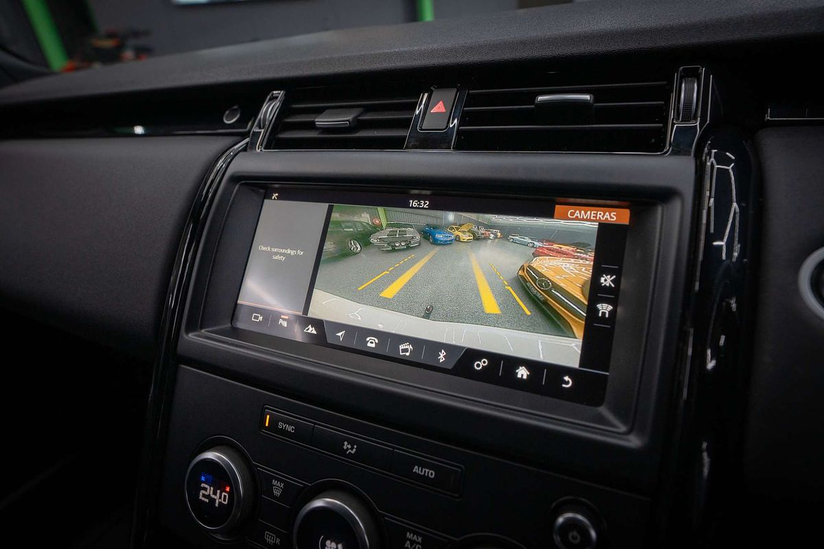 2018 Land Rover Discovery SD4 SE Series 5