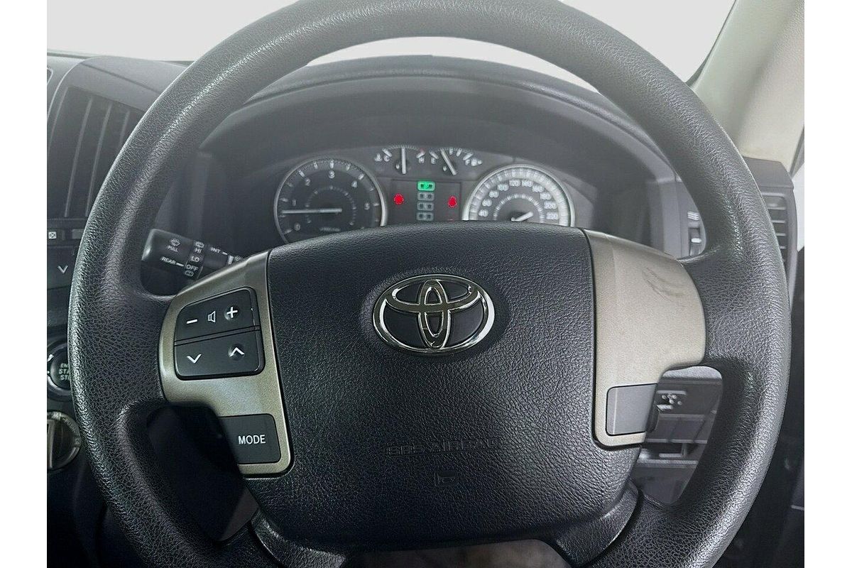2011 Toyota Landcruiser GXL VDJ200R
