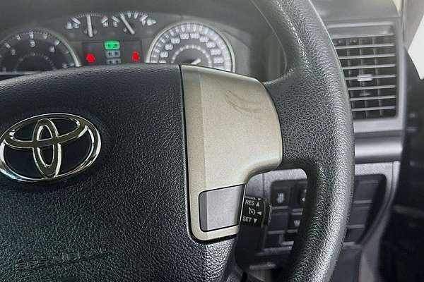 2011 Toyota Landcruiser GXL VDJ200R