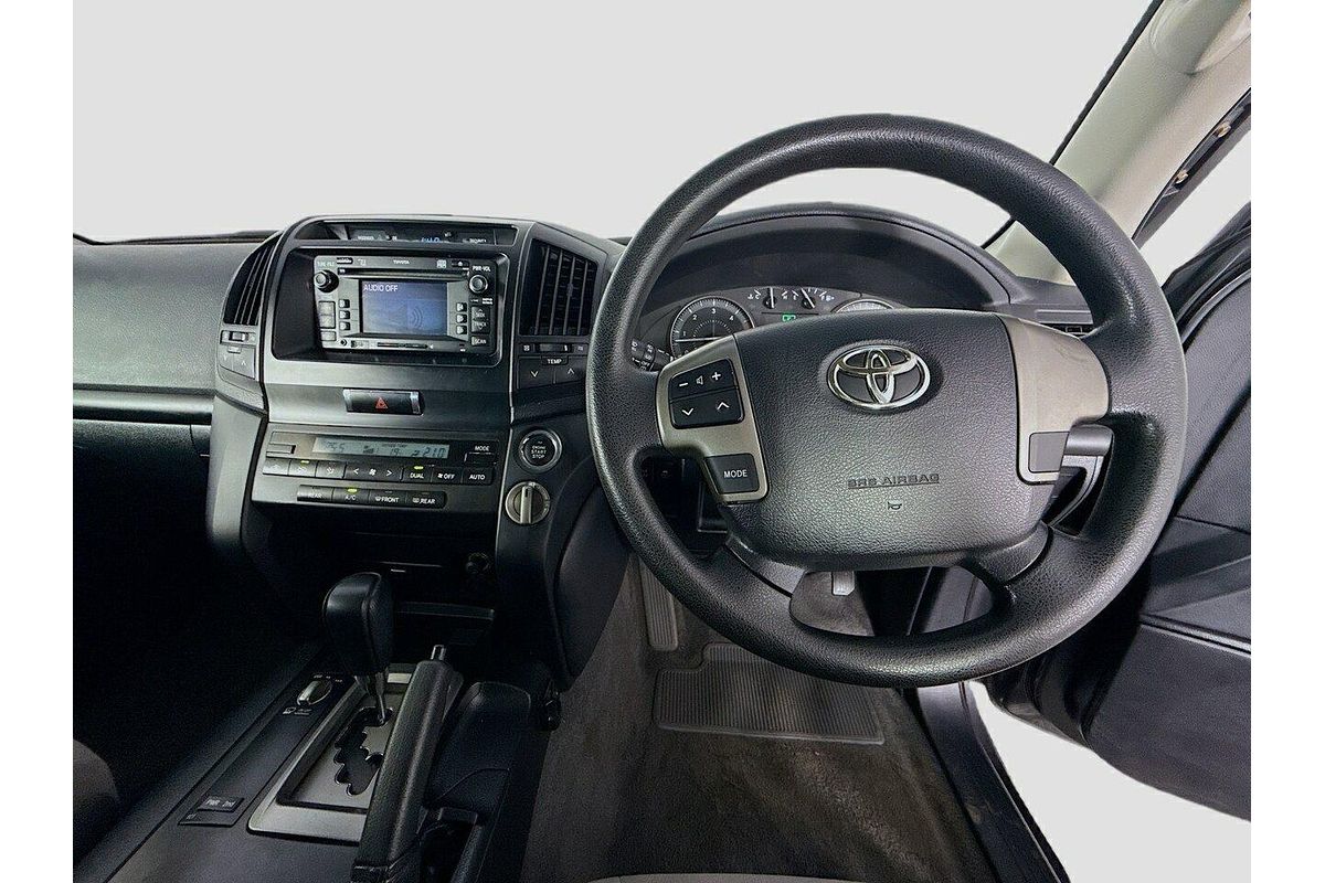 2011 Toyota Landcruiser GXL VDJ200R