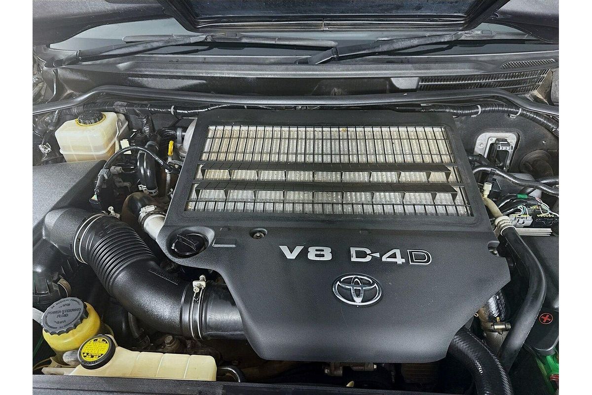 2011 Toyota Landcruiser GXL VDJ200R