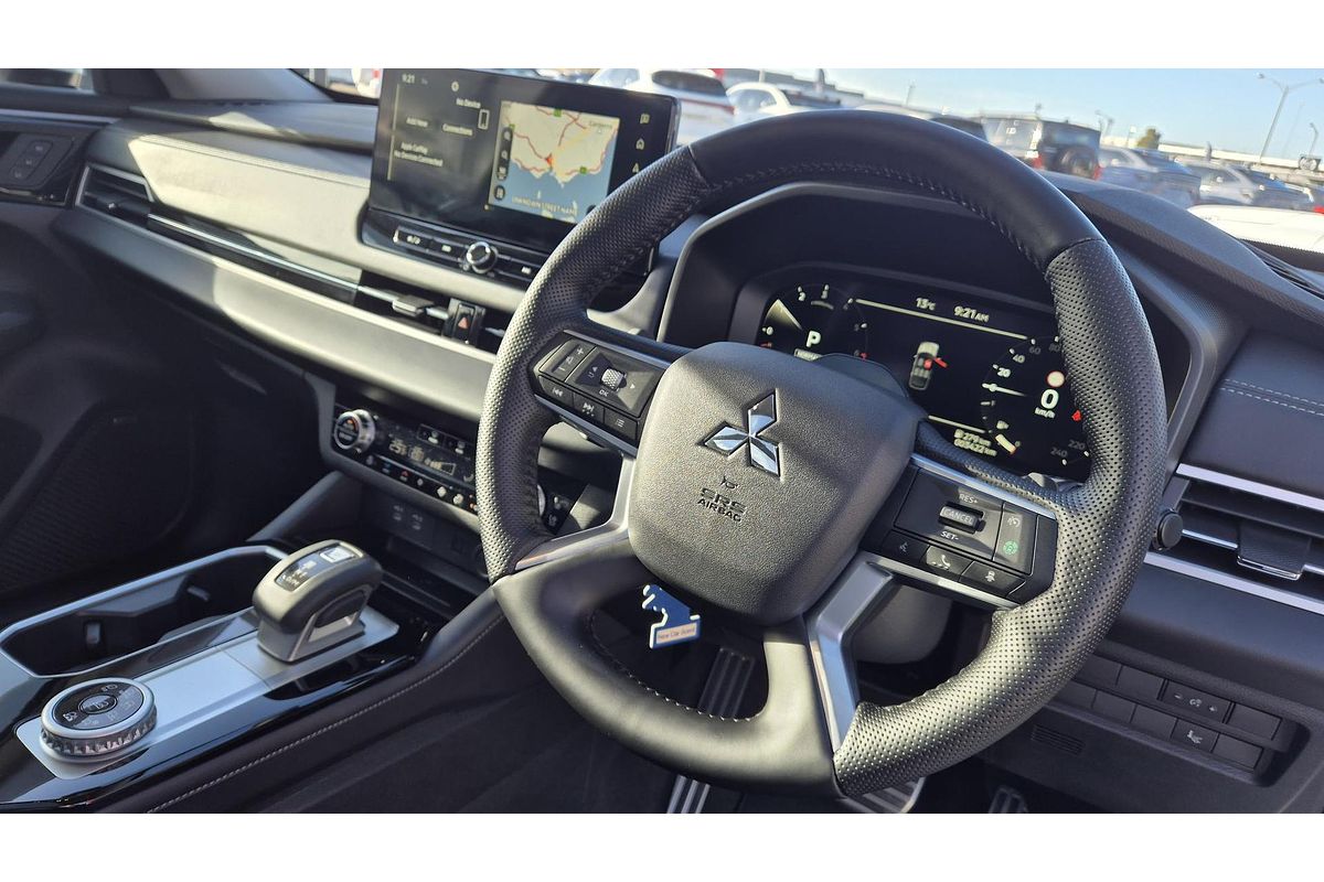 2025 Mitsubishi Outlander Exceed ZM