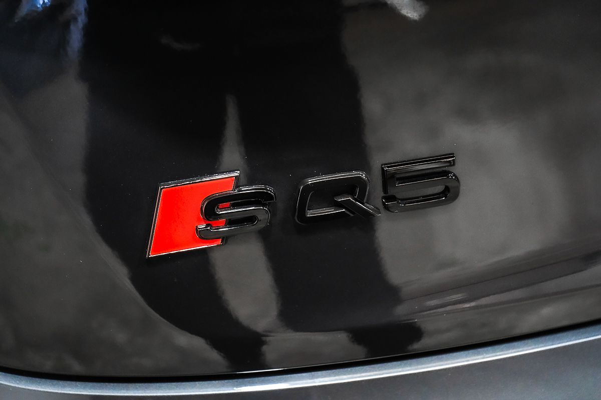 2023 Audi Q5 45 TFSI Dynamic Black FY