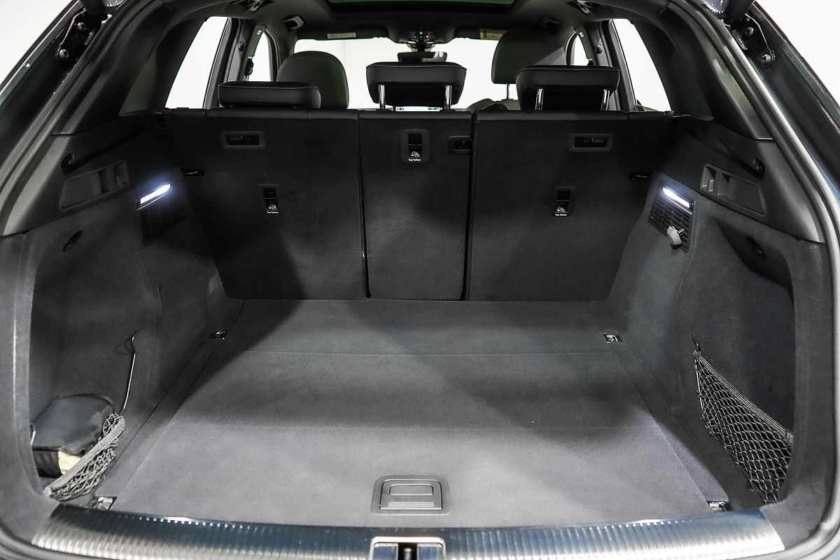 2023 Audi Q5 45 TFSI Dynamic Black FY