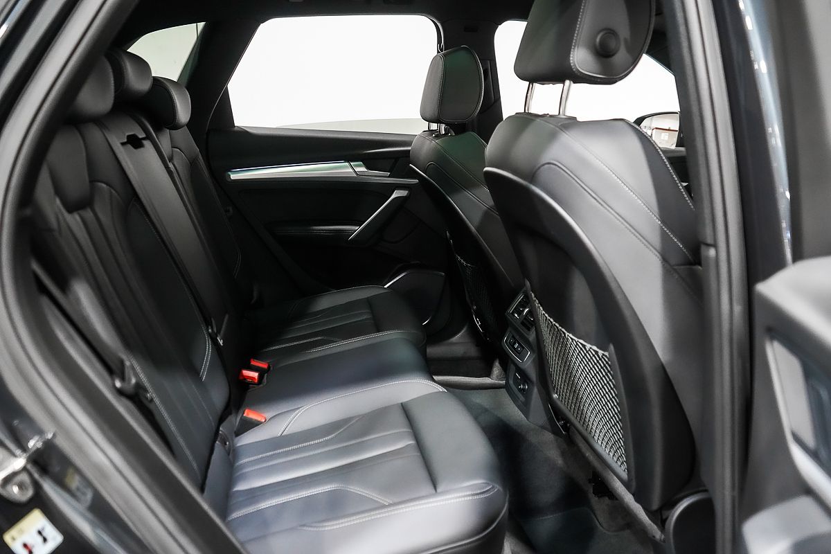 2023 Audi Q5 45 TFSI Dynamic Black FY