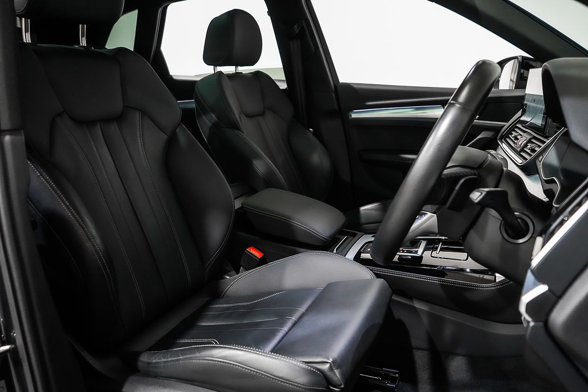 2023 Audi Q5 45 TFSI Dynamic Black FY