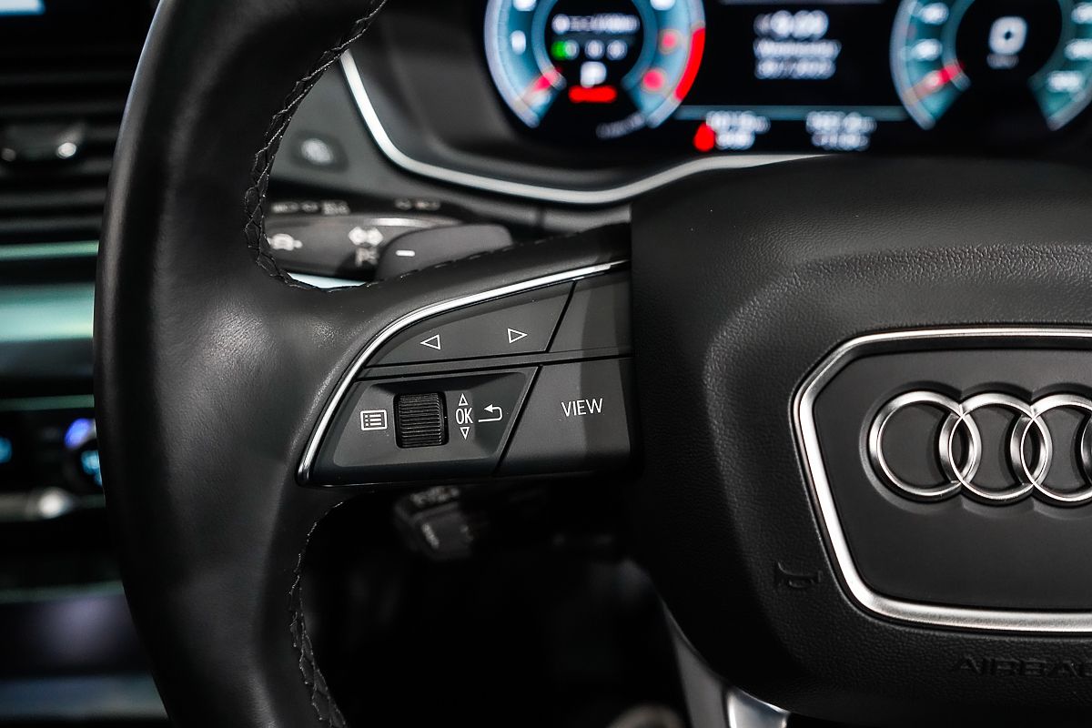 2023 Audi Q5 45 TFSI Dynamic Black FY
