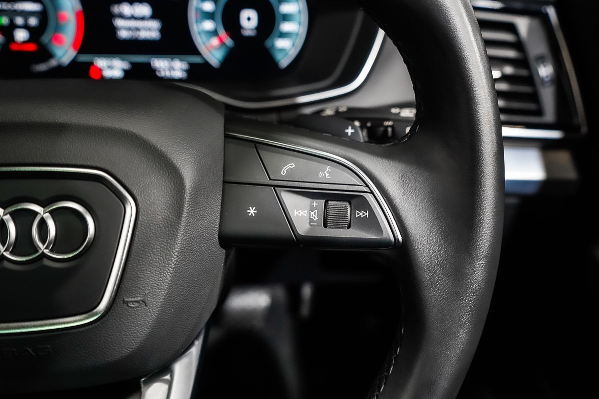 2023 Audi Q5 45 TFSI Dynamic Black FY