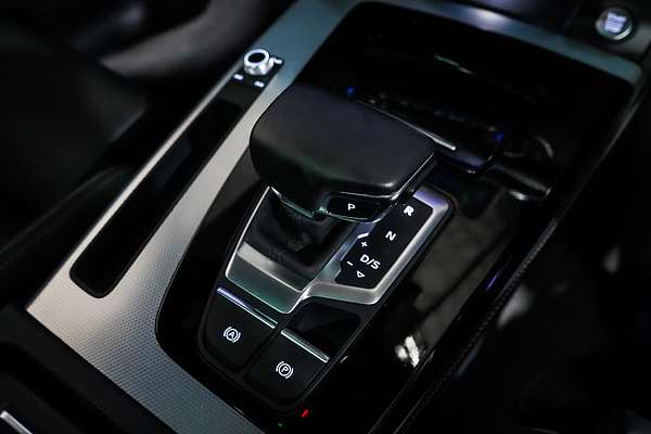 2023 Audi Q5 45 TFSI Dynamic Black FY