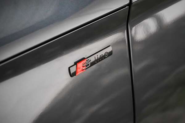 2023 Audi Q5 45 TFSI Dynamic Black FY