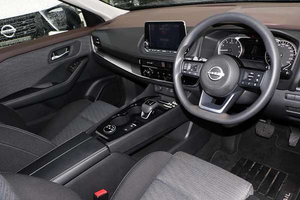 2025 Nissan X-TRAIL ST T33