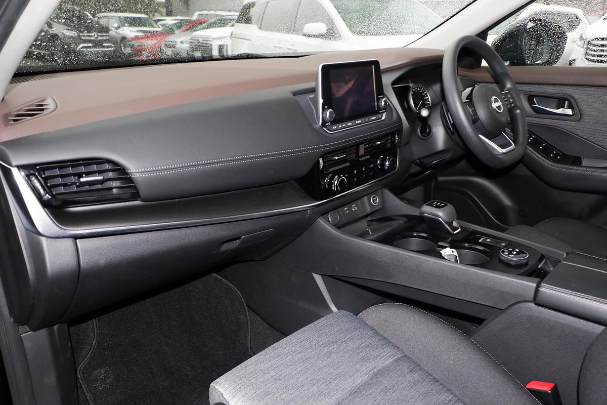 2025 Nissan X-TRAIL ST T33